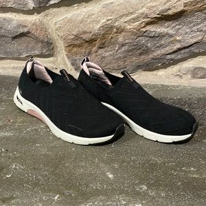 Sketchers Sketch-Air Arch Fit Sneakers